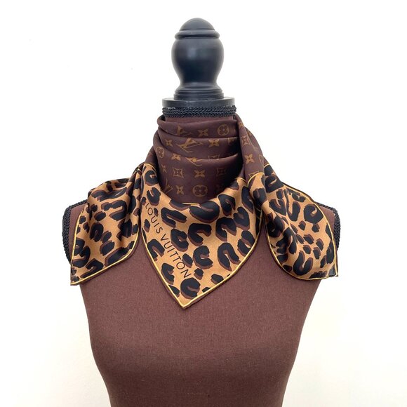 Display #1 Louis Vuitton Monogram Animal Print Silk Scarf - Picture 3 of 16